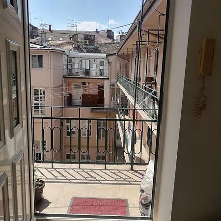 Small Low Cost Studio Belgrad Exterior foto